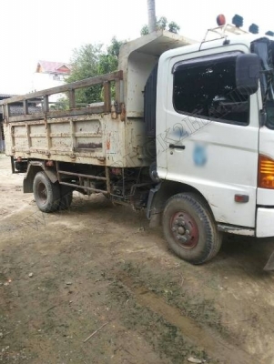 รถบรรทุกดั๊ม 6 ล้อ ยี่ห้ออีโน่ รุ่น FC4J รถปี 2547 รถบรรทุกดั๊ม 6 ล้อ ยี่ห้ออีโน่ รุ่น FC4J รถปี 2547