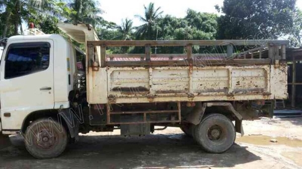 รถบรรทุกดั๊ม 6 ล้อ ยี่ห้ออีโน่ รุ่น FC4J รถปี 2547 รถบรรทุกดั๊ม 6 ล้อ ยี่ห้ออีโน่ รุ่น FC4J รถปี 2547