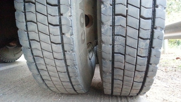 รถบรรทุก พ่วงแม่-ลูก ยี่ห้อ NISSAN ติดแก๊ส NGV 8 ถัง ลักษณะถังยืน รถบรรทุก พ่วงแม่-ลูก ยี่ห้อ NISSAN ติดแก๊ส NGV 8 ถัง ลักษณะถังยืน