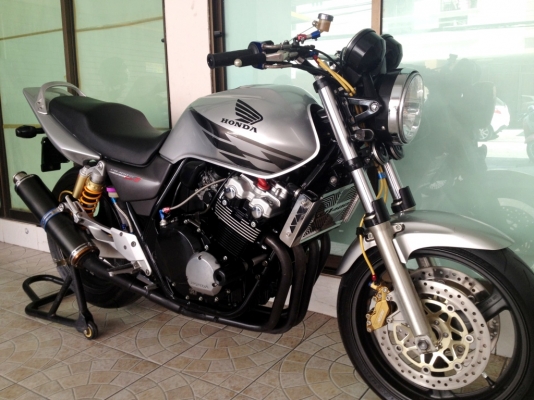 ขาย CB400 SF V-TEC3 ปี2004 สภาพสวยๆ ของแต่งเพียบ ปั้มแบมโบ้ ราคา 119000 บาท ด่วน