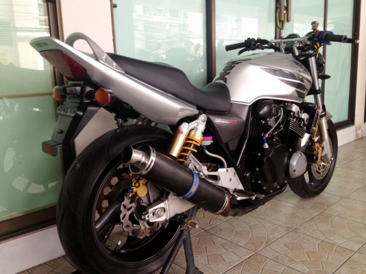 ขาย CB400 SF V-TEC3 ปี2004 สภาพสวยๆ ของแต่งเพียบ ปั้มแบมโบ้ ราคา 119000 บาท ด่วน
