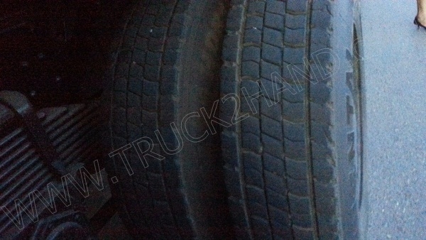 รถบรรทุก พ่วงแม่-ลูก ยี่ห้อ NISSAN ติดแก๊ส NGV 8 ถัง ลักษณะถังยืน