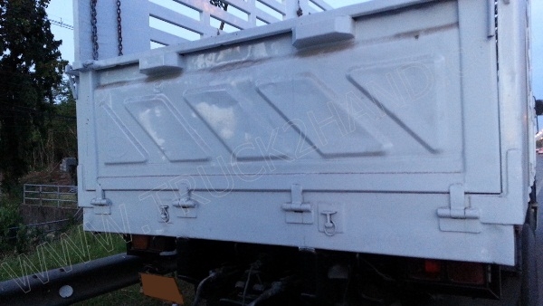 รถบรรทุก พ่วงแม่-ลูก ยี่ห้อ NISSAN ติดแก๊ส NGV 8 ถัง ลักษณะถังยืน