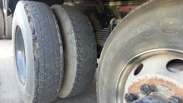 รถบรรทุกพ่วงแม่-ลูก ยี่ห้อ NISSAN  320 แรงม้า ติดแก๊ส NGV 8 ถัง ลักษณะถังยืน