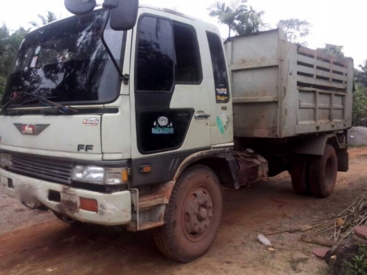 รถฮีโน่ 6 ล้อดั้ม FF 195 แรงม้า. ปี 39    สนใจติดต่อ 081 - 6079515