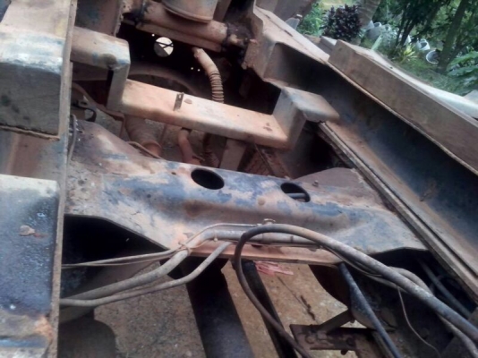 รถฮีโน่ 6 ล้อดั้ม FF 195 แรงม้า. ปี 39    สนใจติดต่อ 081 - 6079515