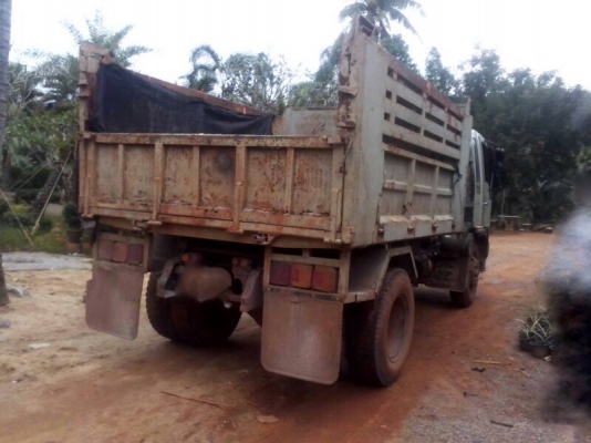 รถฮีโน่ 6 ล้อดั้ม FF 195 แรงม้า. ปี 39    สนใจติดต่อ 081 - 6079515