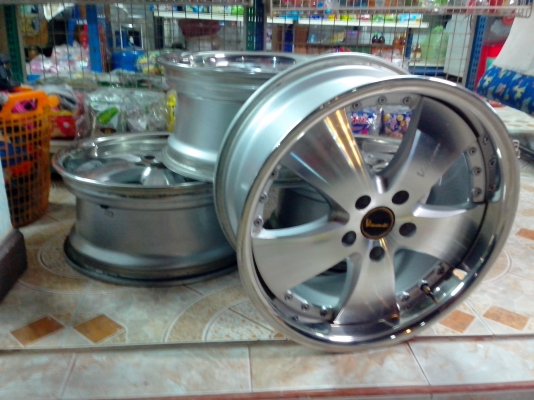 ขายแม็ก18 ห้ารู114.3กว้าง8นิ้ว มือสอง et45เงาๆ ขายถูกๆ ขายแม็ก18 ห้ารู114.3กว้าง8นิ้ว มือสอง et45เงาๆ ขายถูกๆ