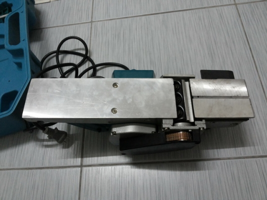 กบไฟฟ้า ขนาด 3 1/4" มาพร้อมกล่องใส่และอุปกรณ์ กบไฟฟ้า ขนาด 3 1/4" มาพร้อมกล่องใส่และอุปกรณ์