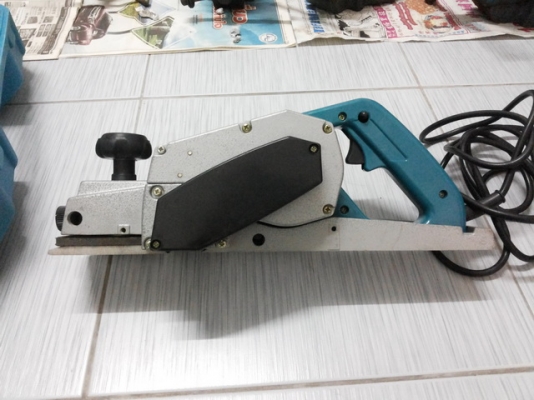 กบไฟฟ้า ขนาด 3 1/4" มาพร้อมกล่องใส่และอุปกรณ์ กบไฟฟ้า ขนาด 3 1/4" มาพร้อมกล่องใส่และอุปกรณ์