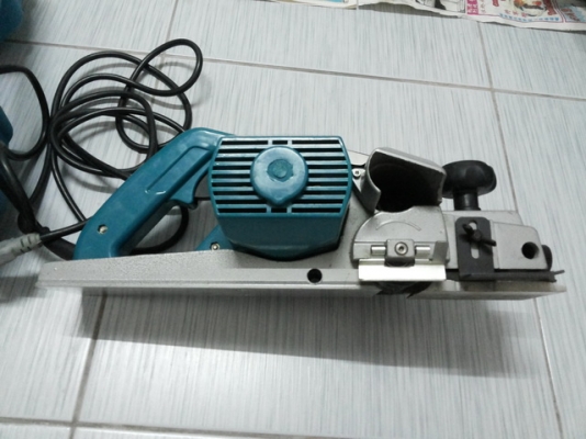 กบไฟฟ้า ขนาด 3 1/4" มาพร้อมกล่องใส่และอุปกรณ์ กบไฟฟ้า ขนาด 3 1/4" มาพร้อมกล่องใส่และอุปกรณ์