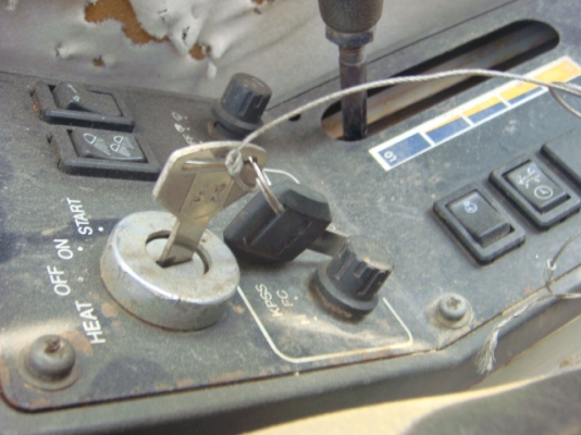 รถขุด SK60 Mark III อาร์มยืดได้ เหมาะสำหรับงานลึกๆ แทรคเล็กหุ้มยาง พร้อมใบมีดดัน