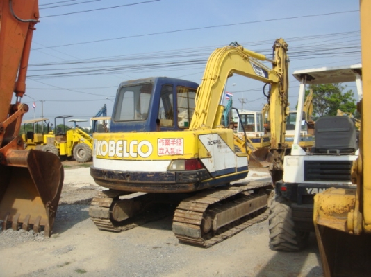 รถขุด SK60 Mark III อาร์มยืดได้ เหมาะสำหรับงานลึกๆ แทรคเล็กหุ้มยาง พร้อมใบมีดดัน