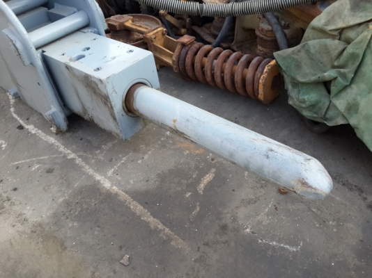 ขาย หัวกระแทกใส่รถขุด ขนาด PC60 มือสองญี่ปุ่น