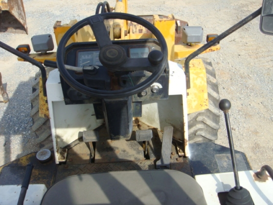 รถตักเล็ก YANMAR V4 สภาพดี ยางสวย เครื่องยนต์แน่น ชั่วโมงน้อย รถตักเล็ก YANMAR V4 สภาพดี ยางสวย เครื่องยนต์แน่น ชั่วโมงน้อย