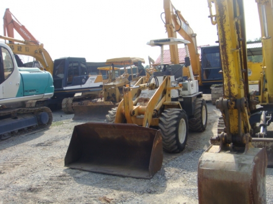 รถตักเล็ก YANMAR V4 สภาพดี ยางสวย เครื่องยนต์แน่น ชั่วโมงน้อย รถตักเล็ก YANMAR V4 สภาพดี ยางสวย เครื่องยนต์แน่น ชั่วโมงน้อย