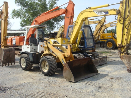 รถตักเล็ก YANMAR V4 สภาพดี ยางสวย เครื่องยนต์แน่น ชั่วโมงน้อย รถตักเล็ก YANMAR V4 สภาพดี ยางสวย เครื่องยนต์แน่น ชั่วโมงน้อย