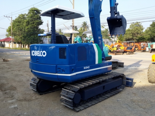 ขาย รถขุด KOBELC0 รุ่น SK042  แทร็กเหล็ก  มือสองญี่ปุ่น