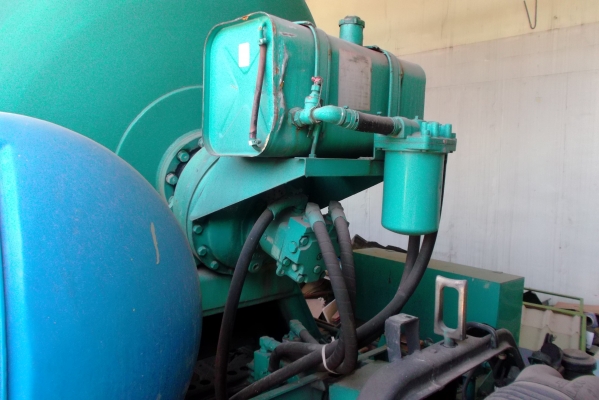 ขายด่วนรถ6ล้อโม่ปูน3.5คิวโม่ตรงคายาบ้าปั่มไดกิ้นเครือง220แรง