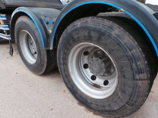 NISSAN UD   ติดต่อปารวี  โทร 0839686255