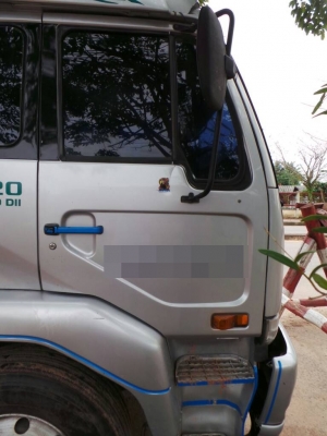 NISSAN UD   ติดต่อปารวี  โทร 0839686255