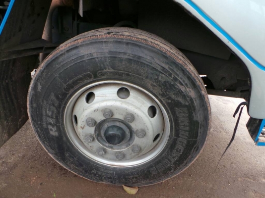 NISSAN UD   ติดต่อปารวี  โทร 0839686255