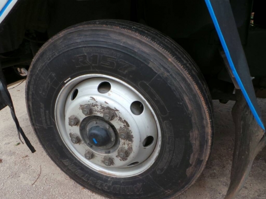 NISSAN UD   ติดต่อปารวี  โทร 0839686255