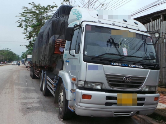 NISSAN UD   ติดต่อปารวี  โทร 0839686255