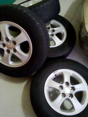 แม็กเดิมพร้อมยางสวยๆครับ1ชุด