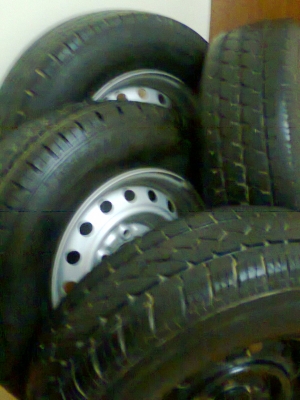 ขายกะทะล้อ6/139พร้อมยาง 215-70-15 คู่ละ2500เหลือจำกัด