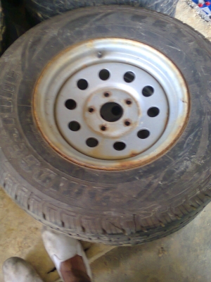 ขายกะทะล้อ6/139พร้อมยาง 215-70-15 คู่ละ2500เหลือจำกัด
