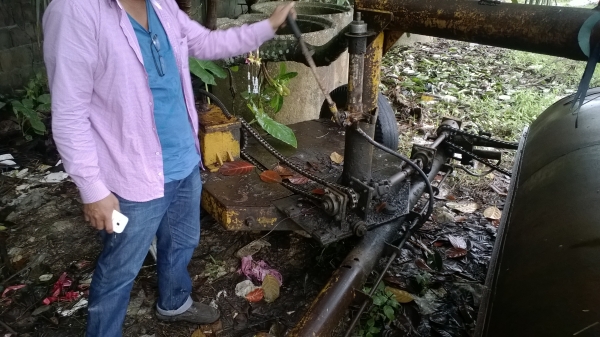 เครื่องกวาดถนน3ล้อ ใช้รถลาก ระบบไฮดรอลิกแบบโยก(แบบประหยัด)