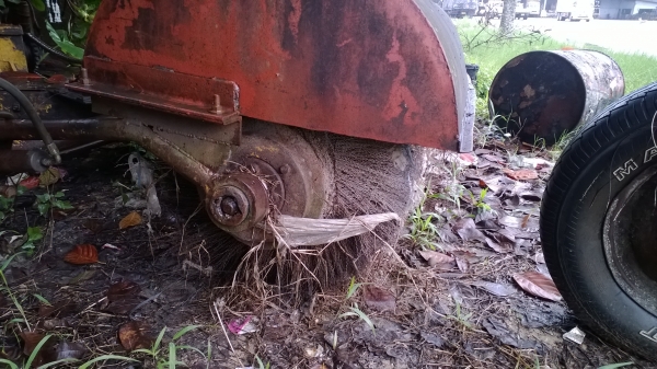 เครื่องกวาดถนน3ล้อ ใช้รถลาก ระบบไฮดรอลิกแบบโยก(แบบประหยัด)