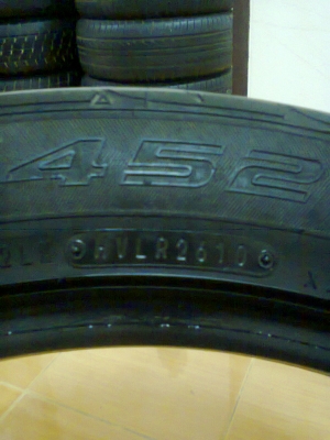 เศษยาง FALKEN 245-45-19 ปี2610 1เส้นไม่ปะไม่บวมดอกดี