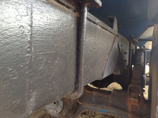 ขายรถบรรทุกแทงค์น้ำ 10 ล้อหัวยาวเพลาเดียว ชุดปั้มน้ำแบบเกียร์ฝากใช้งานได้ดี คัสซีสวยตลอดเส้น เครื่อง 6BF1 175 แรงม้า เกียร์ร็อคกี้ ยางเต็ม ทะเบียนพร้อมโอน