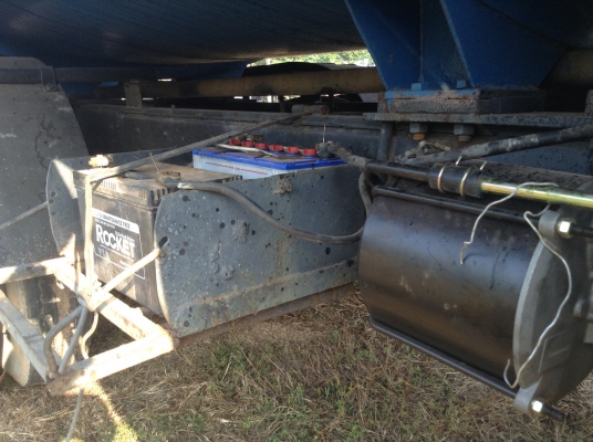 ขายรถบรรทุกแทงค์น้ำ 10 ล้อหัวยาวเพลาเดียว ชุดปั้มน้ำแบบเกียร์ฝากใช้งานได้ดี คัสซีสวยตลอดเส้น เครื่อง 6BF1 175 แรงม้า เกียร์ร็อคกี้ ยางเต็ม ทะเบียนพร้อมโอน