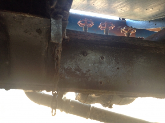 ขายรถบรรทุกแทงค์น้ำ 10 ล้อหัวยาวเพลาเดียว ชุดปั้มน้ำแบบเกียร์ฝากใช้งานได้ดี คัสซีสวยตลอดเส้น เครื่อง 6BF1 175 แรงม้า เกียร์ร็อคกี้ ยางเต็ม ทะเบียนพร้อมโอน