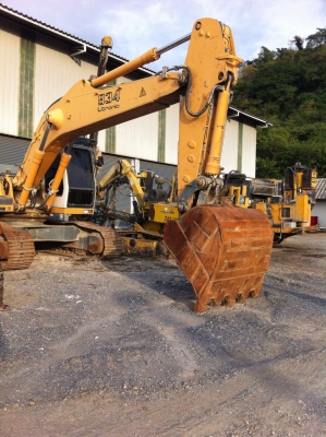 Liebherr 934 ปี 2009 เครื่องจักรกลหนัก เท่ากับ PC300 หนัก 28 ตัน