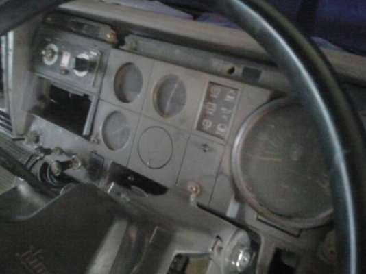 Hino 221     ติดต่อปารวี  โทร 0839686255