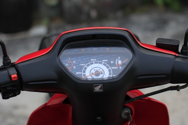 Wave 100 ปี 48 แดง-ดำ เดิมๆ Wave 100 ปี 48 แดง-ดำ เดิมๆ