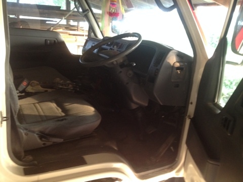 ขายรถบรรทุกหกล้อดั๊มพ์ TOYOTA ไดน่า เครื่อง ISUZU 100 แรง พวงมาลัยพาวเวอร์ แอร์ กระบะดั๊มพ์ยาว 3.50 เมตร ยาง 70\%