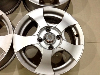 แม็กซ์ ห้าก้านขอบ 15" ขนาด 4รู 114 ครบชุด แม็กซ์ ห้าก้านขอบ 15" ขนาด 4รู 114 ครบชุด