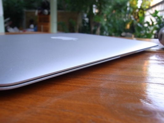 บางใหญ่ขาย mac air ปี 2010 11.6" core 2 1.4 GHz