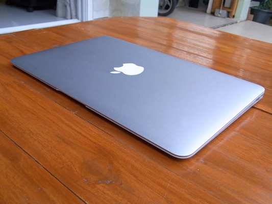 บางใหญ่ขาย mac air ปี 2010 11.6" core 2 1.4 GHz