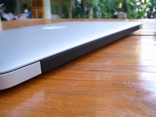 บางใหญ่ขาย mac air ปี 2010 11.6" core 2 1.4 GHz