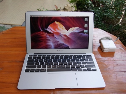 บางใหญ่ขาย mac air ปี 2010 11.6" core 2 1.4 GHz