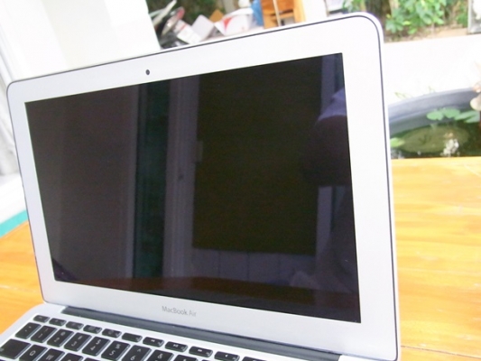 บางใหญ่ขาย mac air ปี 2010 11.6" core 2 1.4 GHz