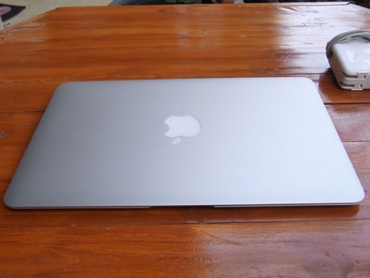 บางใหญ่ขาย mac air ปี 2010 11.6" core 2 1.4 GHz