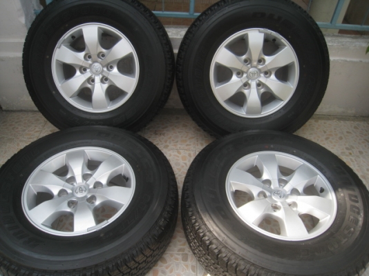 ขายล้อแม็ก Toyota vigo ป้ายแดง 16"x7" et30 6รู139.7 + ยาง ยางผลิตสัปดาห์ที่28 ปี13  สนใจติดต่อเล็กคลองสาม (081-3747940)