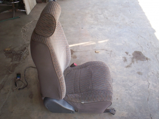 เบาะคัสตอม(คนขับ)ไฟฟ้าพร้อมสวิทช์ ใส่รถตู้ปี๊บ แปลงขาเรียบร้อย ขาย1500บาทหรือเอาเบาะเดิมมาแลก เบาะคัสตอม(คนขับ)ไฟฟ้าพร้อมสวิทช์ ใส่รถตู้ปี๊บ แปลงขาเรียบร้อย ขาย1500บาทหรือเอาเบาะเดิมมาแลก